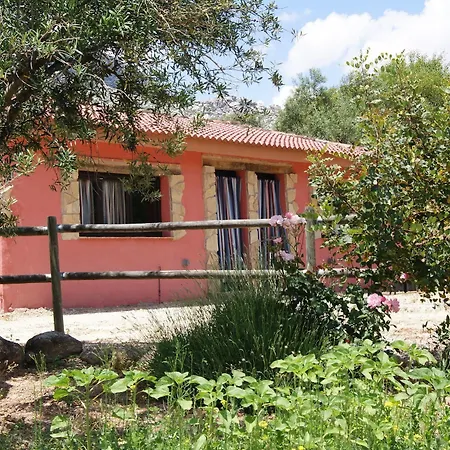 Hotell El Refugio De Alamut 2*