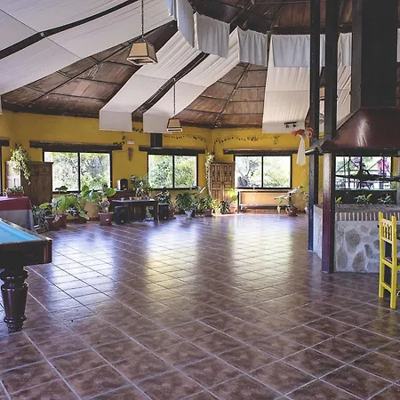Hotell El Refugio De Alamut 2*