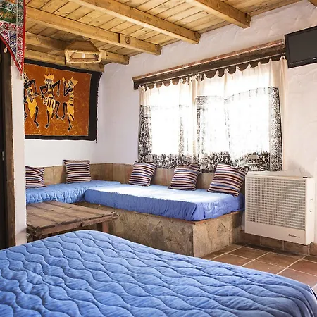 Hotell El Refugio De Alamut 2*